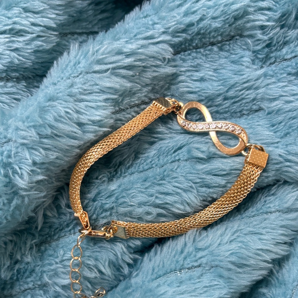 Elegant Gold Infinity Bracelet